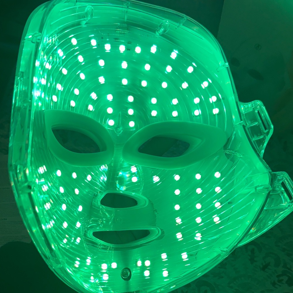 7-Color Facial Mask, Rechargeable Light Mask for Face Beauty Instrument - Picture 11 of 15